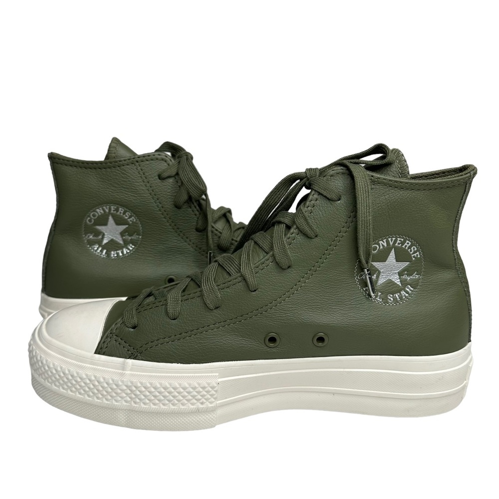 CONVERSE Chuck Taylor All Star Lift Platform Leather in Utility Green/Silver. 8 - Picture 10 of 14